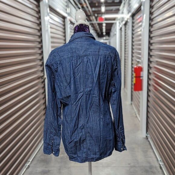 Guess Slim Fit Size Large Women's Chambray Medium-Wash Denim Button-Up Shirt - Picture 2 of 9